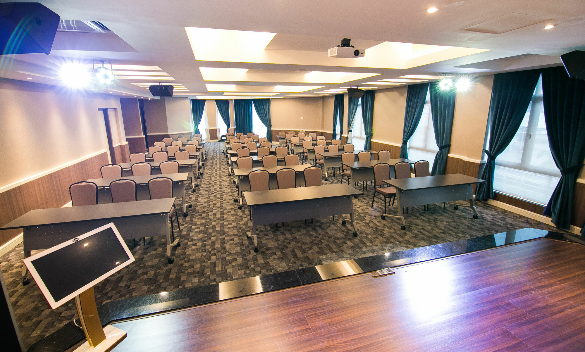 Indra Hotel - Boutique Suites Ipoh Exterior photo